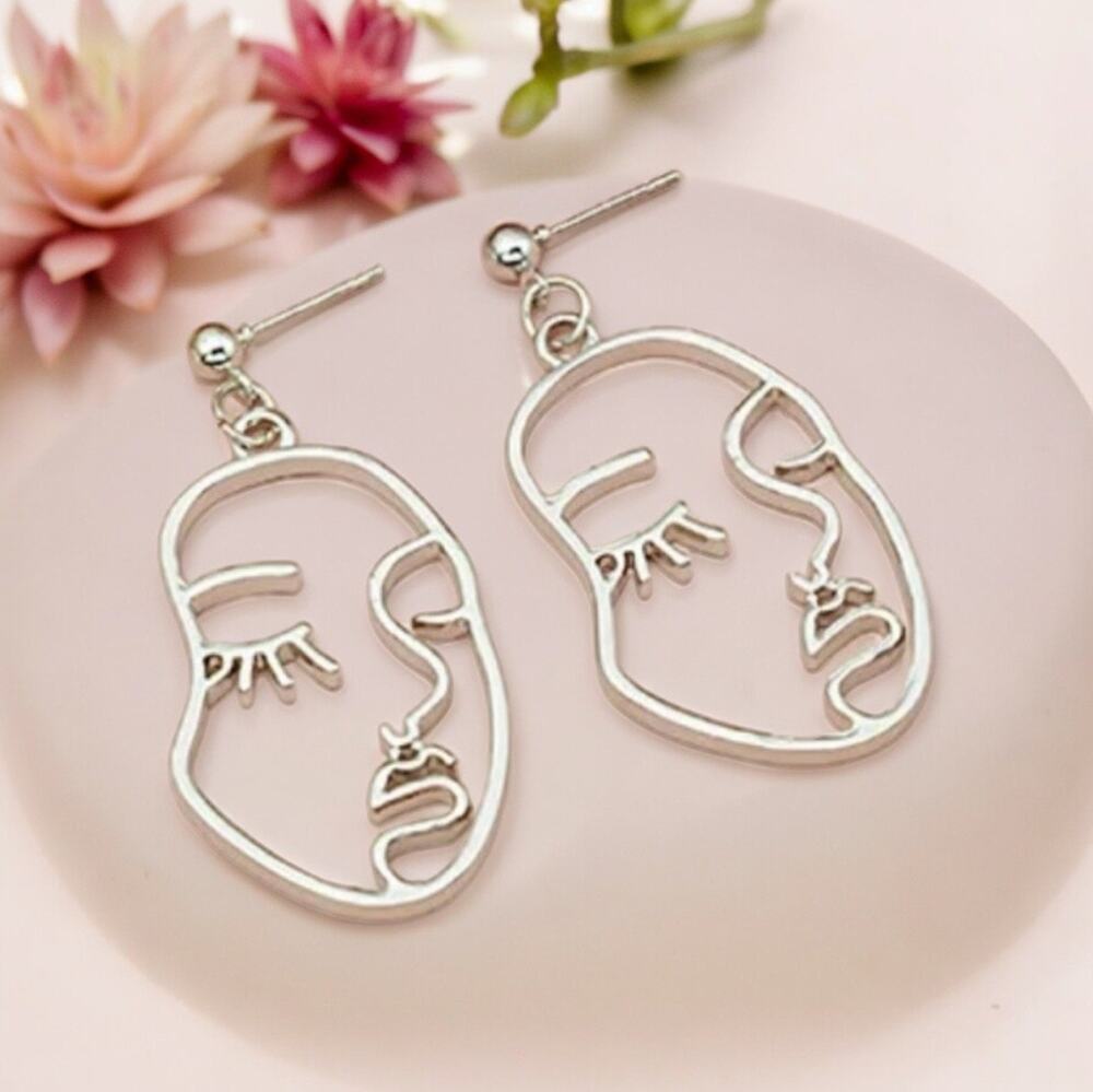 NEW 18K white gold plated hallow woman face dangle earrings jewelry gift B20